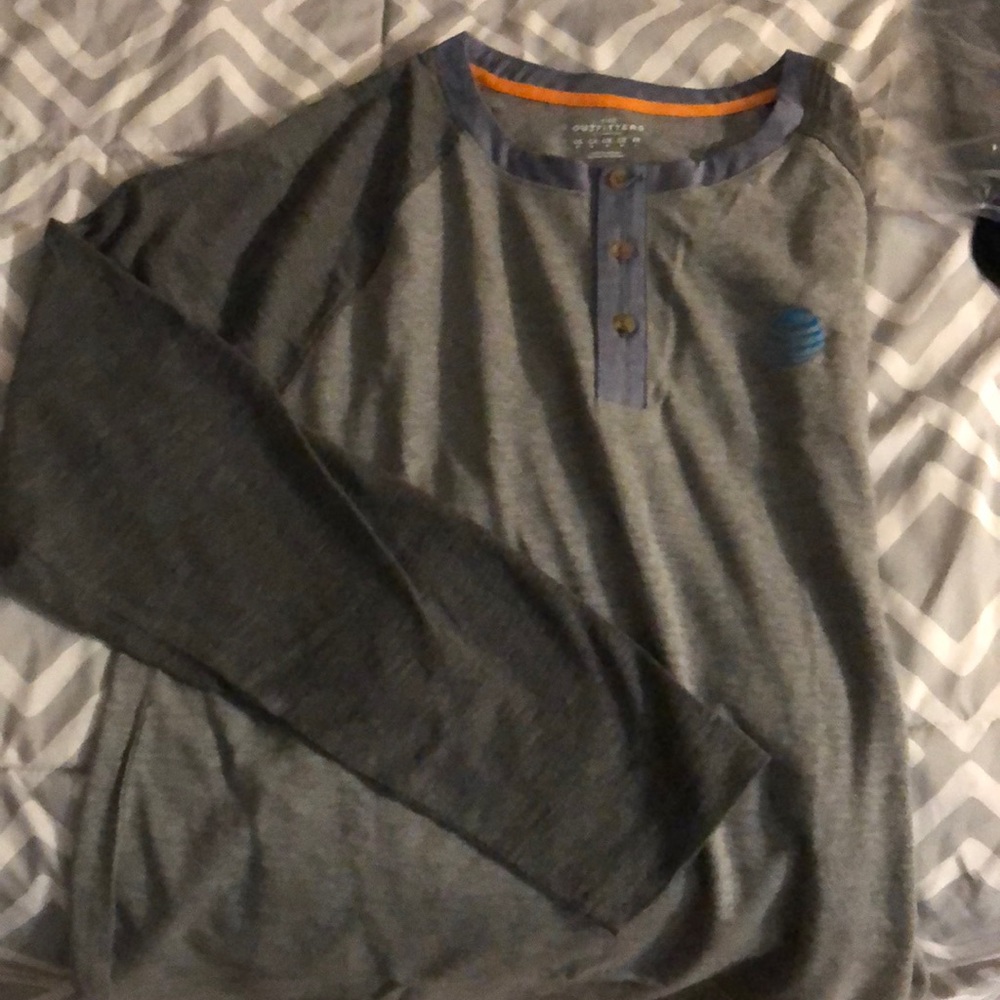 AT&T shirt